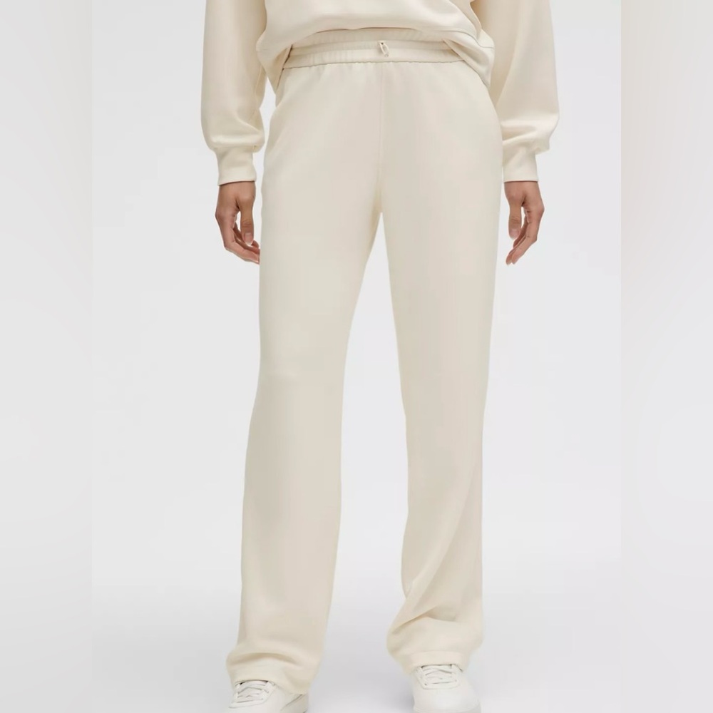 Lululemon Softstreme High-Rise Pant Short